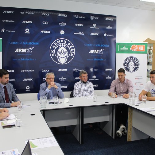 Tisková konference k udělení SCM