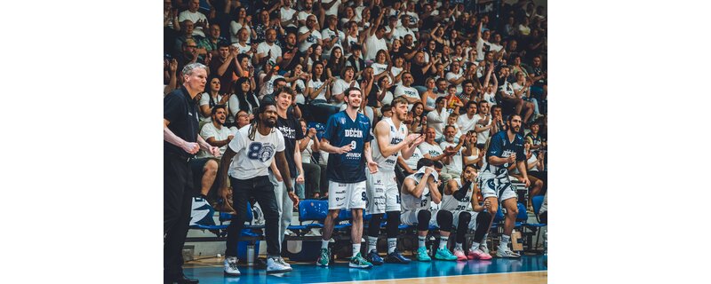 Osm desetiletí na palubovce – jubilejní sezona děčínského basketbalu Osm desetiletí na palubovce – jubilejní sezona děčínského basketbalu