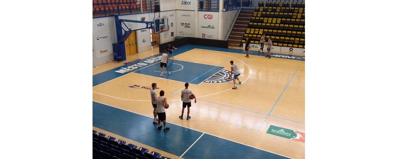 VÁLEČNÍCI ODSTARTOVALI SPOLEČNOU PŘÍPRAVU VÁLEČNÍCI ODSTARTOVALI SPOLEČNOU PŘÍPRAVU